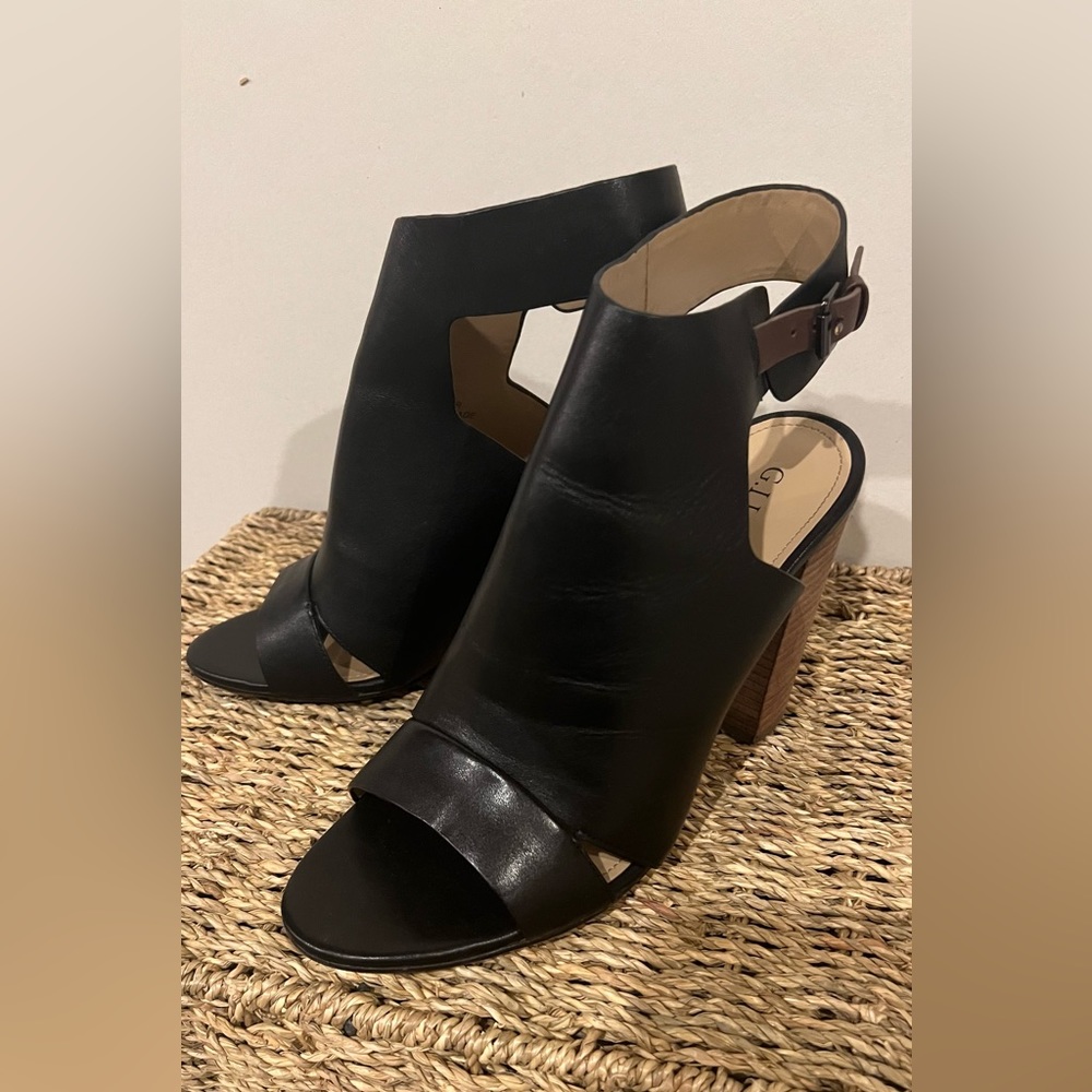 Leather open toe boot style
